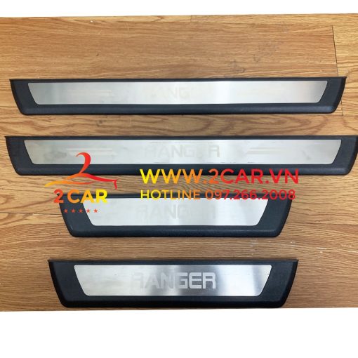 ỐP BẬC CHÂN NGOÀI NHỰA ĐEN FORD RANGER 2013-2021, 2022, 2023 nhựa đen siêu đẹp