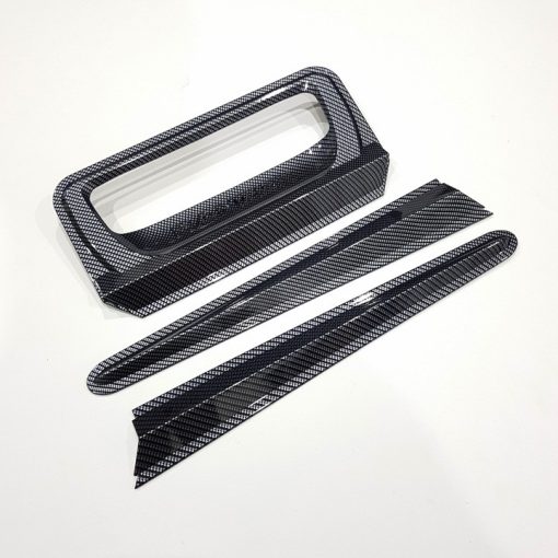 Ốp tay mở cốp sau xe Ford Ranger 2014 - 2021 vân carbon cao cấp
