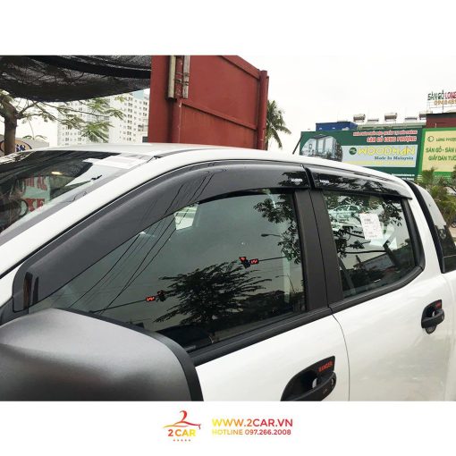 Tẩu sạc điện trên xe ô tô Hyundai - Hình ảnh 2