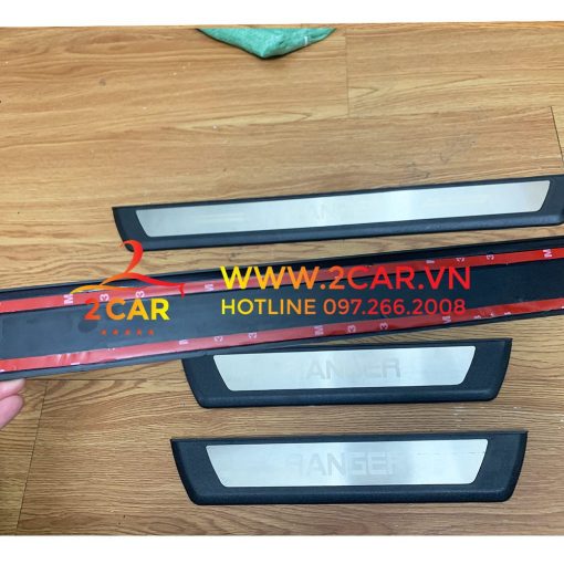 ỐP BẬC CHÂN NGOÀI NHỰA ĐEN FORD RANGER 2013-2021, 2022, 2023 nhựa đen siêu đẹp - Hình ảnh 3
