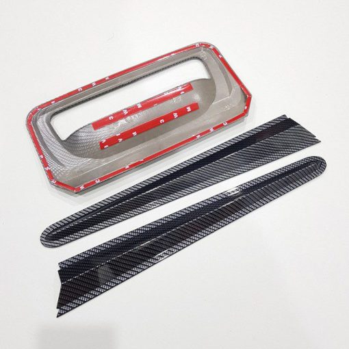 Ốp tay mở cốp sau xe Ford Ranger 2014 - 2021 vân carbon cao cấp - Hình ảnh 3