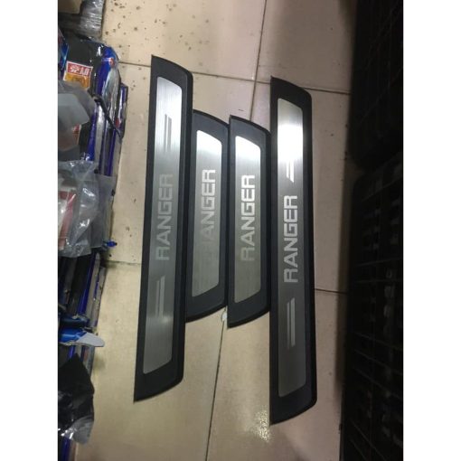 ỐP BẬC CHÂN NGOÀI NHỰA ĐEN FORD RANGER 2013-2021, 2022, 2023 nhựa đen siêu đẹp - Hình ảnh 4