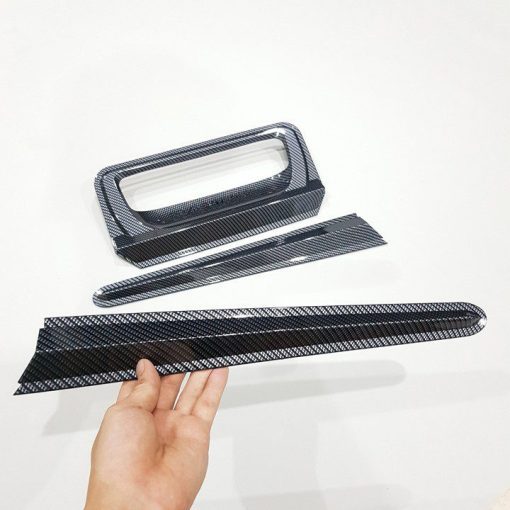Ốp tay mở cốp sau xe Ford Ranger 2014 - 2021 vân carbon cao cấp - Hình ảnh 4