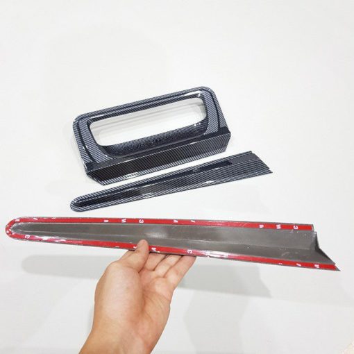 Ốp tay mở cốp sau xe Ford Ranger 2014 - 2021 vân carbon cao cấp - Hình ảnh 5