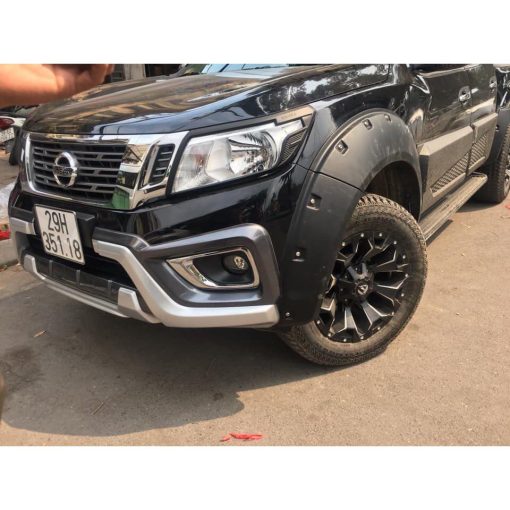 Ốp Nắp Bình Xăng Xe Nissan Navara 2016-2020 nhựa đen - Hình ảnh 6