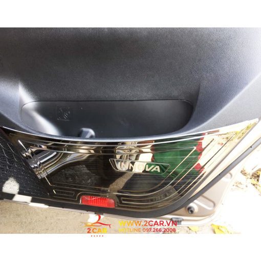 Ốp Tapli Cánh Cửa, màng loa Xe Toyota Innova 2017- 2023, Hàng TiTan Cao Cấp