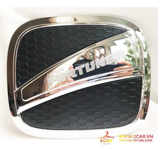 Ốp Nắp Bình Xăng Xe Toyota Fortuner 2017- 2018- 2019- 2020- 2021- 2022 - 2023 - 2 màu đen- bạc - Hình ảnh 2