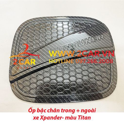 Ốp nắp bình xăng CARBON xe Toyota Fortuner 2017- 2021, 2022, 2023 vân cacbon cao cấp - Hình ảnh 3