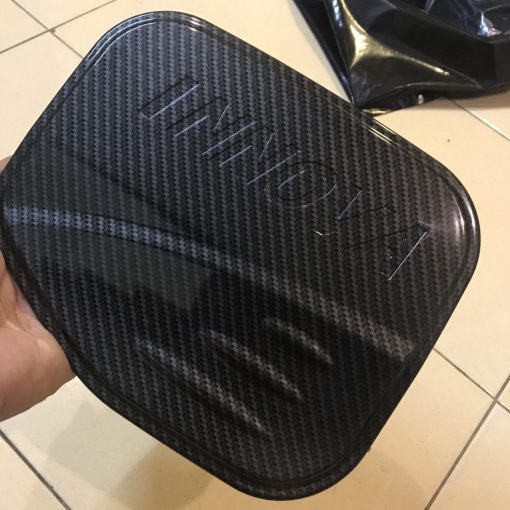 Phụ kiện ngoại thất CARBON xe Innova 2017- 2021, 2022, 2023 ( Ốp tay nắm, hõm cửa, nắp xăng, ốp gương vân cacbon Innova) - Hình ảnh 3