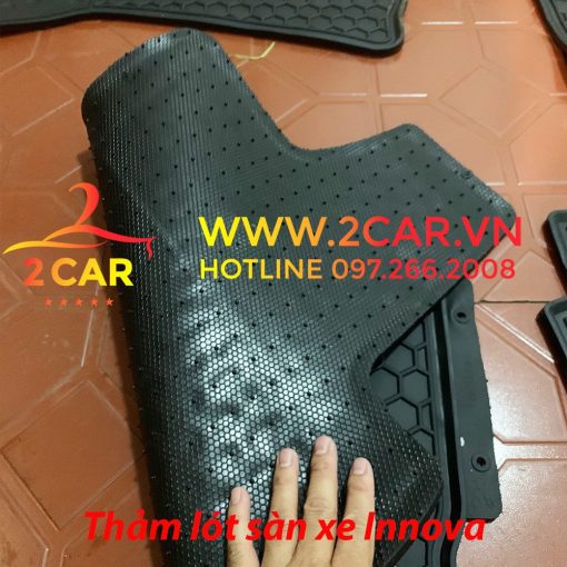 Thảm lót sàn cao su xe TOYOTA INNOVA 2016 - 2021, 2022 loại đúc dày theo xe - Hình ảnh 3