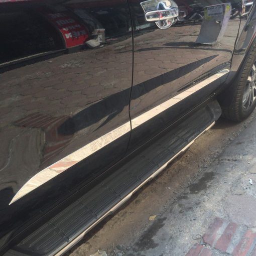 Ốp sườn, nẹp sườn hông xe Ford Everest 2017- 2020, 2021 chất liệu INOX cao cấp - Hình ảnh 4