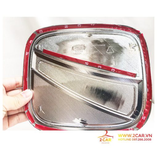 Ốp Nắp Bình Xăng Xe Toyota Fortuner 2017- 2018- 2019- 2020- 2021- 2022 - 2023 - 2 màu đen- bạc - Hình ảnh 4