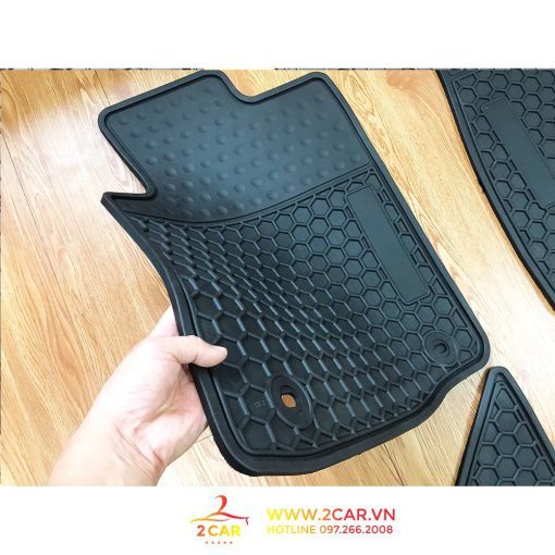 Thảm lót sàn cao su xe TOYOTA INNOVA 2016 - 2021, 2022 loại đúc dày theo xe - Hình ảnh 4