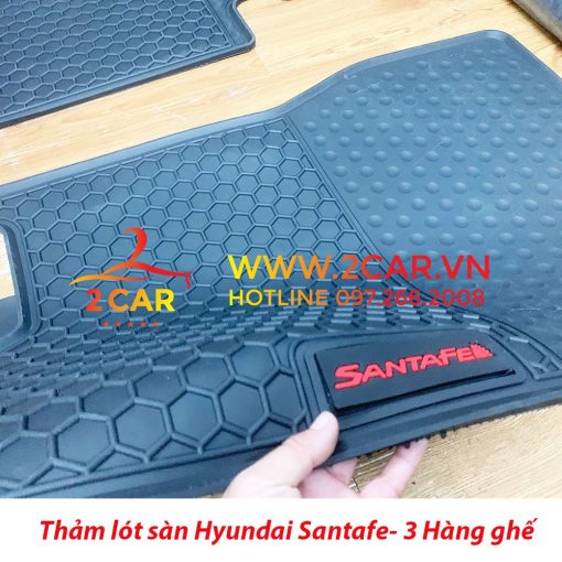 Thảm Lót Sàn Cao Su Xe Hyundai Santafe 2015-2023, sàn cao su đúc 3 hàng ghế mẫu Tổ ong chữ đỏ - Hình ảnh 4