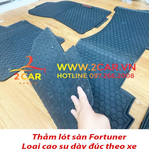 Thảm lót sàn cao su xe Fortuner 2008- 2021, 2022, 2023 mẫu 3 hàng ghế thiết kế vừa vặn không mùi dễ dàng vệ sinh - Hình ảnh 4