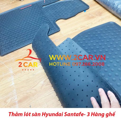 Thảm Lót Sàn Cao Su Xe Hyundai Santafe 2015-2023, sàn cao su đúc 3 hàng ghế mẫu Tổ ong chữ đỏ - Hình ảnh 5