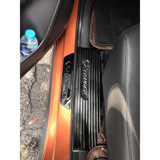 Ốp bậc cửa, nẹp bước chân trong, ngoài xe Mitsubishi Xpander 2018- 2021, 2022 chung bản Cross chất liệu Titan cao cấp - Ảnh 6