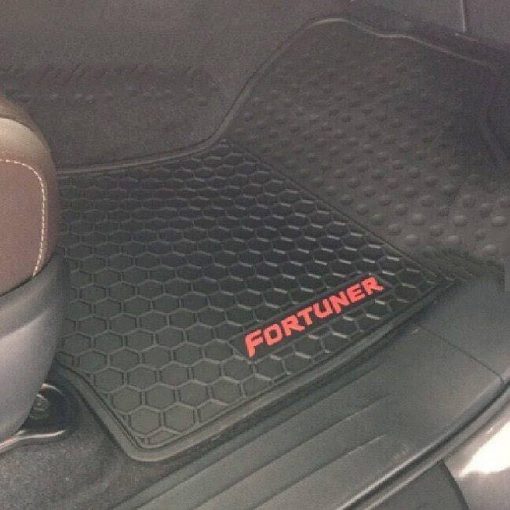 Thảm lót sàn cao su xe Fortuner 2008- 2021, 2022, 2023 mẫu 3 hàng ghế thiết kế vừa vặn không mùi dễ dàng vệ sinh - Hình ảnh 8