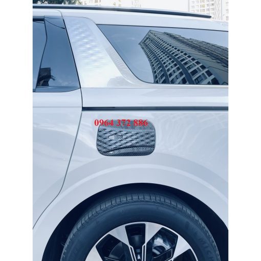 Ốp bậc cửa, nẹp bước chân trong ngoài xe KIA Carnival 2021 - 2022 vân cacbon cao cấp ( Tặng kèm keo 3M) - Hình ảnh 7