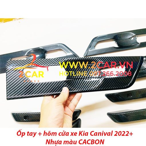 Ốp tay nắm, hõm cửa, xe Kia Carnival 2021- 2022 nhựa vân carbon cao cấp - Hình ảnh 5