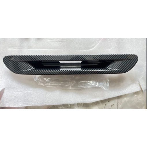 Ốp tay mở cốp sau xe Kia Carnival 2021- 2022 vân cacbon cao cấp - Hình ảnh 6