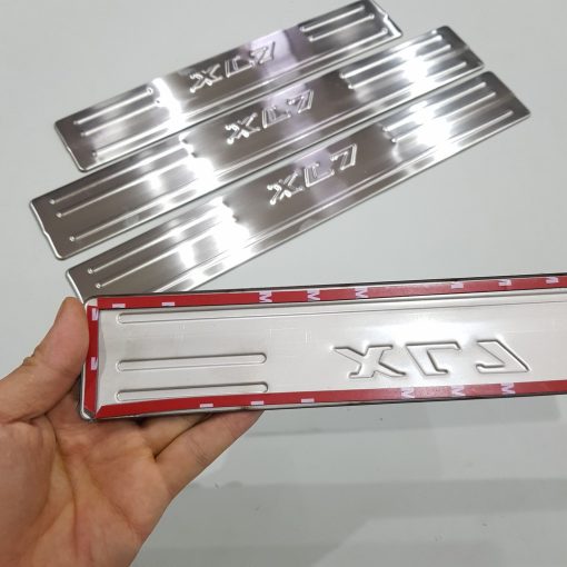 Ốp bậc cửa, nẹp bước chân xe Suzuki XL7, XL-7 2019 2020 2021 2022 2023 mẫu Inox cao cấp - Hình ảnh 2