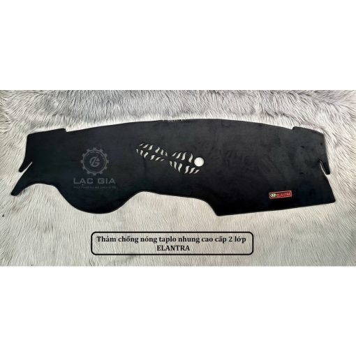 Thảm taplo nhung xe ELANTRA 2022- 2023 hàng lông cừu 3 lớp, có đế chống trượt, chống nắng nóng hiệu quả - Hình ảnh 2