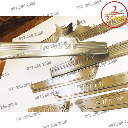 Ốp bậc cửa, nẹp bước chân trong, ngoài xe Honda City 2015 - 2021 chất liệu inox - Hình ảnh 4