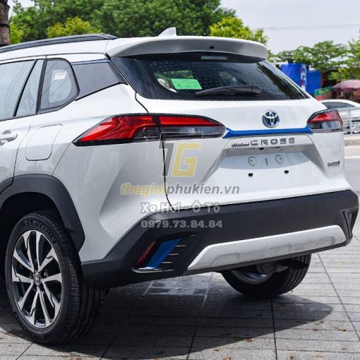 Ốp Tay mở cốp, viền cốp sau xe Toyota Corolla Cross 2020 2021 2022 nhựa ABS màu xanh giống bản 1.8 HV - Hình ảnh 5