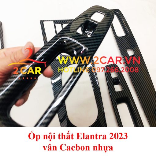 Ốp nội thất CARBON xe Elantra 2022- 2023 loại nhựa vân Cacbon cao cấp sang trọng - Hình ảnh 5