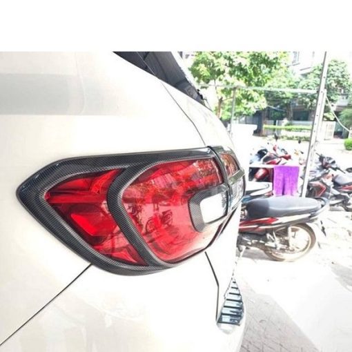 Ốp viền đèn pha, hậu Carbon xe Ford Everest 2017 - 2021 vân cacbon cao cấp - Hình ảnh 6