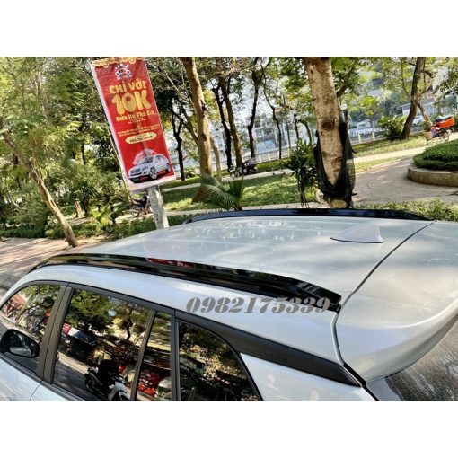 Thanh giá nóc dán xe Toyota Cross 2020 2021 2022- Giá nóc dọc xe Cross bản G thể thao, cá tính, có 2 màu đen bóng và bạc - Hình ảnh 10