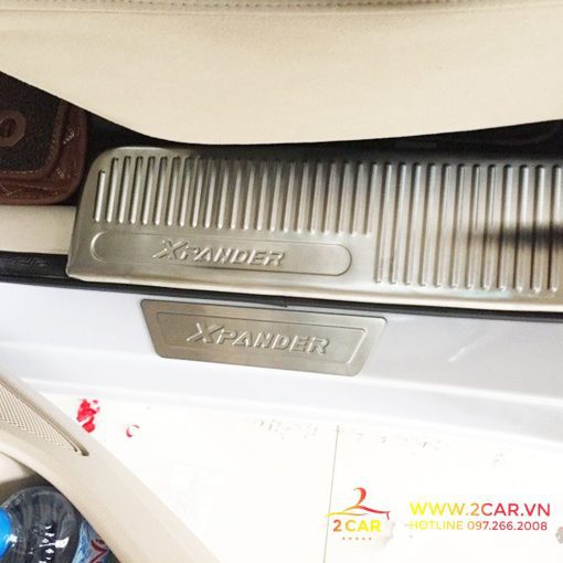 Ốp bậc cửa, Nẹp Bước Chân Trong Ngoài Xe Xpander 2018- 2021, 2022 chất liệu Inox - Hình ảnh 2