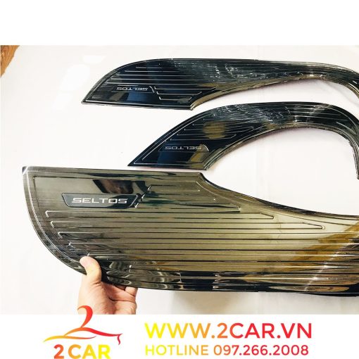 Ốp Tapli Cánh Cửa Xe Kia SELTOS 2020- 2021- 2022, chất liệu TiTan Cao Cấp chống xước tapli - Hình ảnh 3