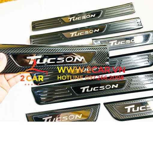 Ốp Bậc Cửa, Nẹp bước chân Xe Tucson 2016- 2021, vân CACBON cao cấp - Hình ảnh 3