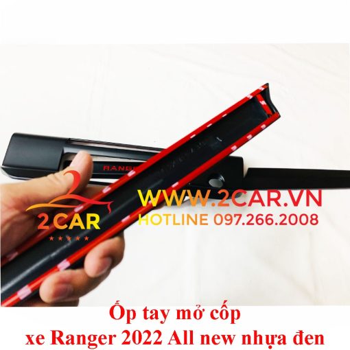Ốp tay mở cốp xe Ford Ranger 2022, 2023 Nhựa Đen chữ đỏ cao cấp - Hình ảnh 3