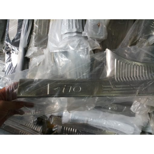 Ốp Bậc Cửa Trong, Nẹp Bước Chân Trong Xe Hyundai i10 inox - Hình ảnh 3