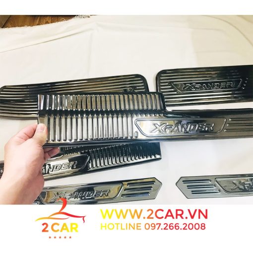 Ốp bậc cửa, nẹp bước chân trong, ngoài xe Xpander 2018- 2021, 2022, 2023 chung bản Cross chất liệu Titan cao cấp - Hình ảnh 4