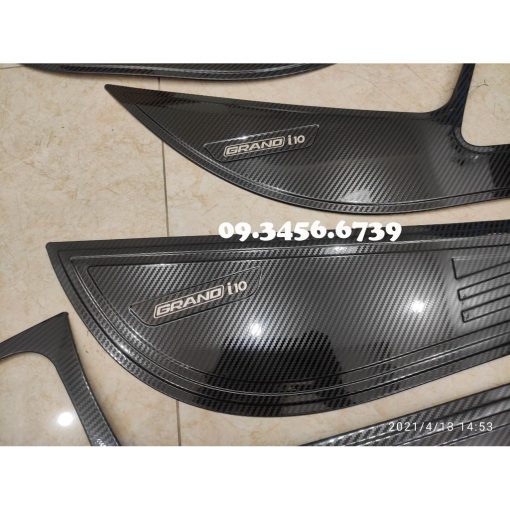 Ốp Tapli cánh cửa CARBON xe Hyundai I10 đời 2014- 2023 vân cacbon siêu đẹp - Giá 1 bộ - Hình ảnh 4