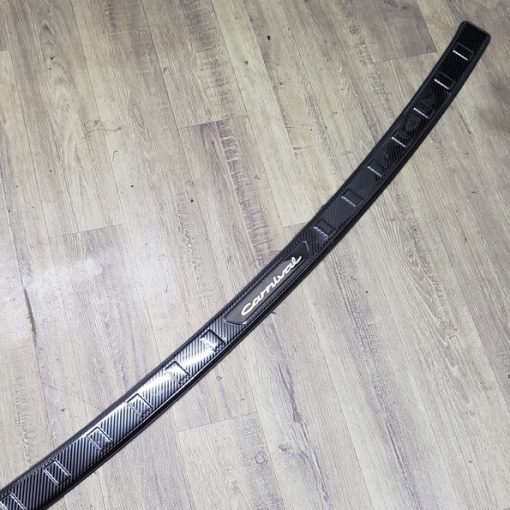 Ốp chống trầy cốp, ốp nẹp cốp sau carbon xe Kia Carnival 2021- 2022- 2023 vân cacbon cao cấp - Hình ảnh 4