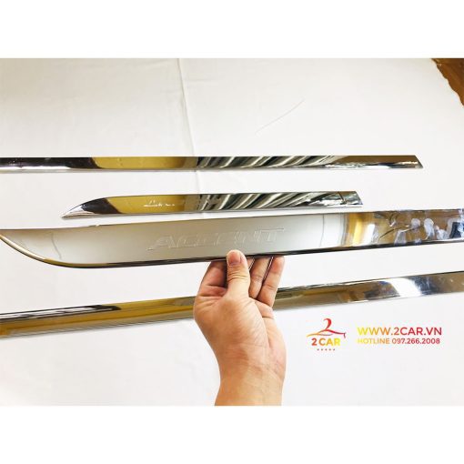 Ốp nẹp sườn hông xe Hyundai Accent 2018- 2019- 2021- 2022- 2023, Ốp sườn xe Accent cao cấp- Mẫu chữ đen - Hình ảnh 7