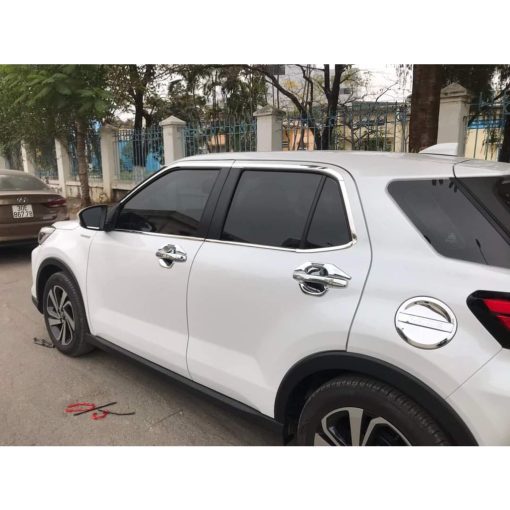 Viền cong kính, Nẹp chân kính inox xe Toyota Raize 2021 2022 2023 Hàng inox cao cấp - Hình ảnh 8