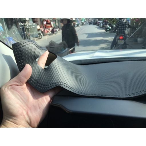 Thảm taplo da cacbon xe Kia Seltos 2020- 2021- 2022 vân da carbon 3 lớp cao cấp, chống trượt, chống nắng nóng hiệu quả - Hình ảnh 9