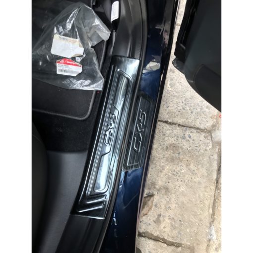 Ốp bậc cửa, nẹp bước chân Trong, Ngoài Xe Mazda Cx5 2018- 2020,2021 2022 2023 chất liệu Titan - Hình ảnh 8