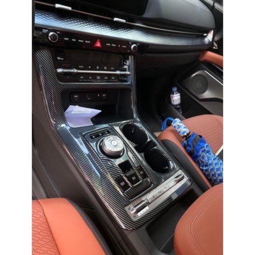 Ốp nội thất CACBON xe Kia Carnival 2022- 2023 nhựa vân carbon cao cấp,ốp công tắc lên xuống kính, hộp cần số xe Carnival - Hình ảnh 9