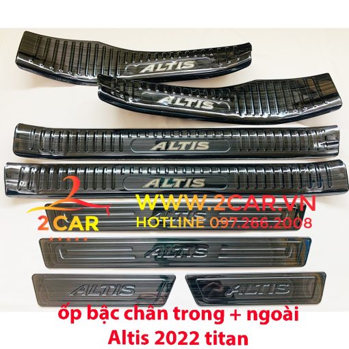 Ốp bậc cửa, nẹp bước chân trong ngoài TOYOTA ALTIS 2022+ chất liệu Titan cao cấp