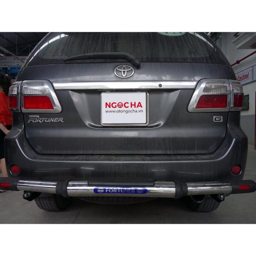 Thanh Cản sau Inox xe Toyota Fortuner đời 2006 - 2016 Hàng cao cấp - Hình ảnh 2