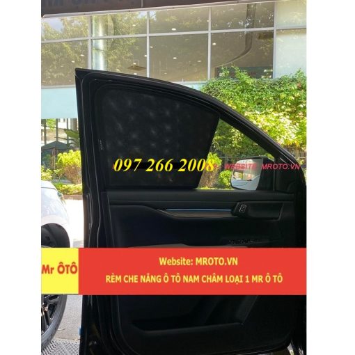 Rèm che nắng chống UV xe Ford Everest đời 2022 2023 Hàng Loại 1 MR.ÔTÔ -Bảo Hành 2 Năm - Rèm siêu dày, có nam châm hut - Hình ảnh 3