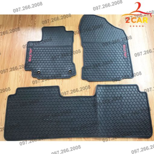 Thảm sàn, lót sàn cao su xe Toyota Altis 2014 - 2021, 2022, 2023 chuẩn form xe không mùi - Mẫu tổ ong chữ đỏ - Hình ảnh 3