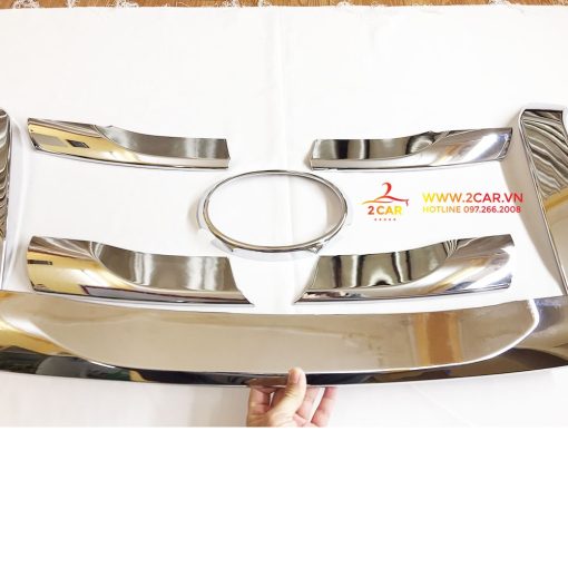 Ốp Mặt Ca lăng, calang trên xe Toyota Fortuner 2017- 2018 2019 2020 2021 mạ crom - Hình ảnh 3
